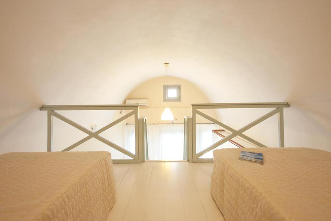 Santorini Med Homes - Sunday Apartment Meszariá Kültér fotó