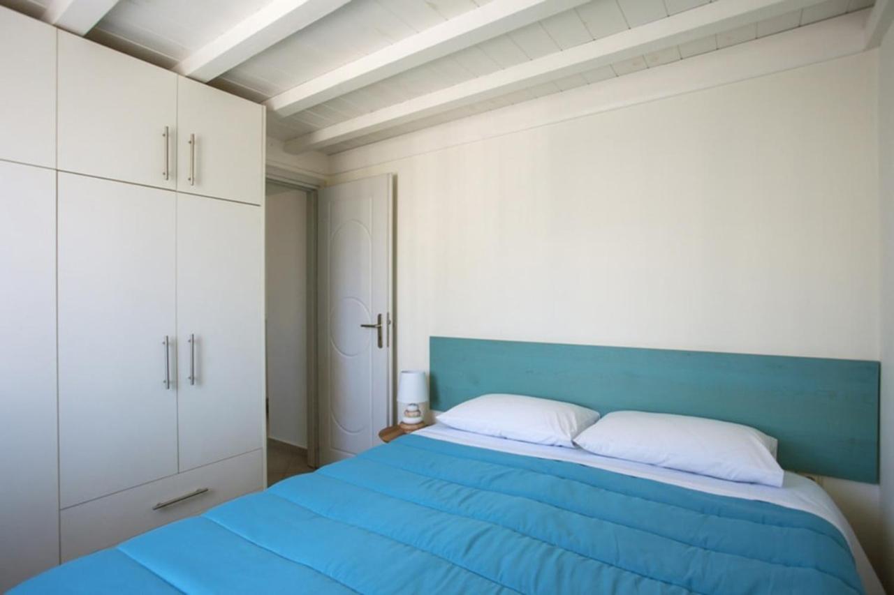 Santorini Med Homes - Sunday Apartment Meszariá Kültér fotó
