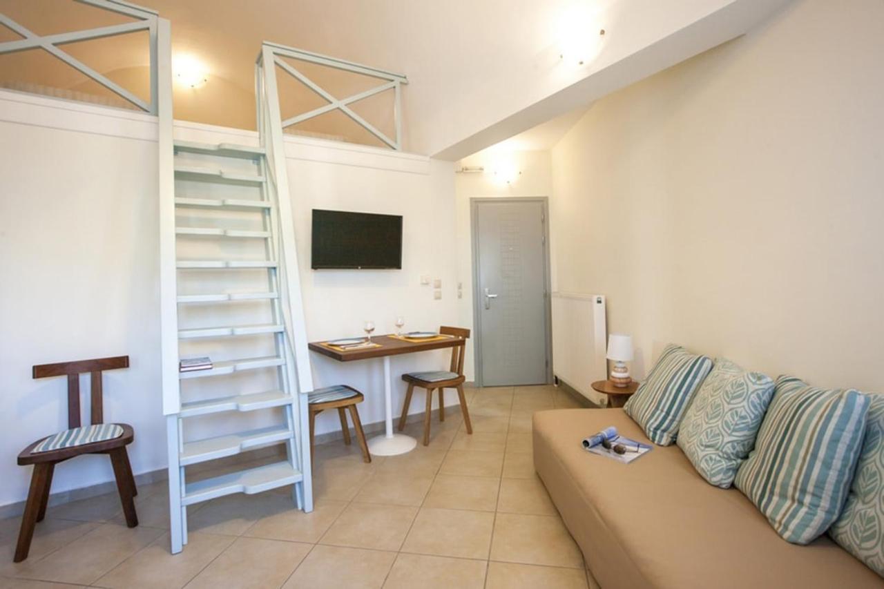 Santorini Med Homes - Sunday Apartment Meszariá Kültér fotó