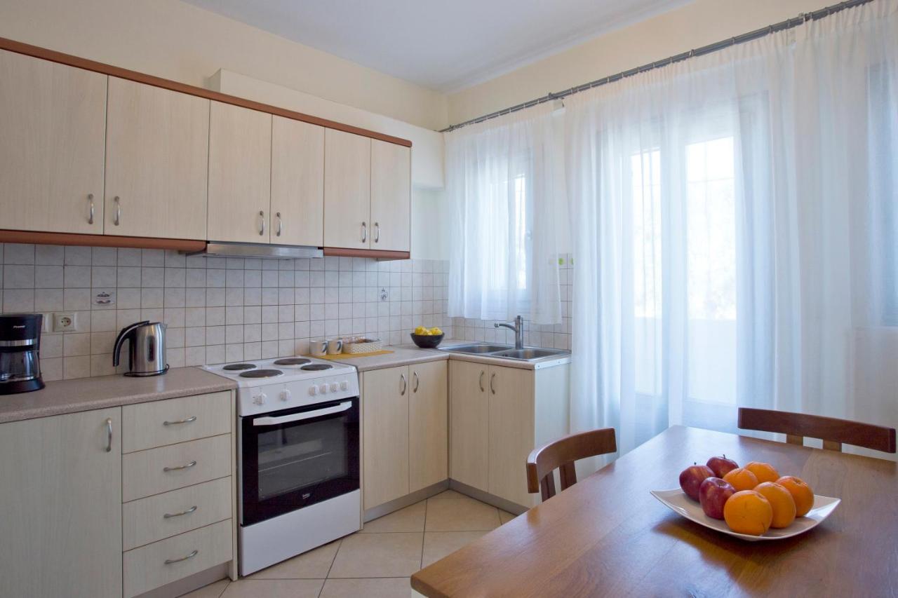 Santorini Med Homes - Sunday Apartment Meszariá Kültér fotó