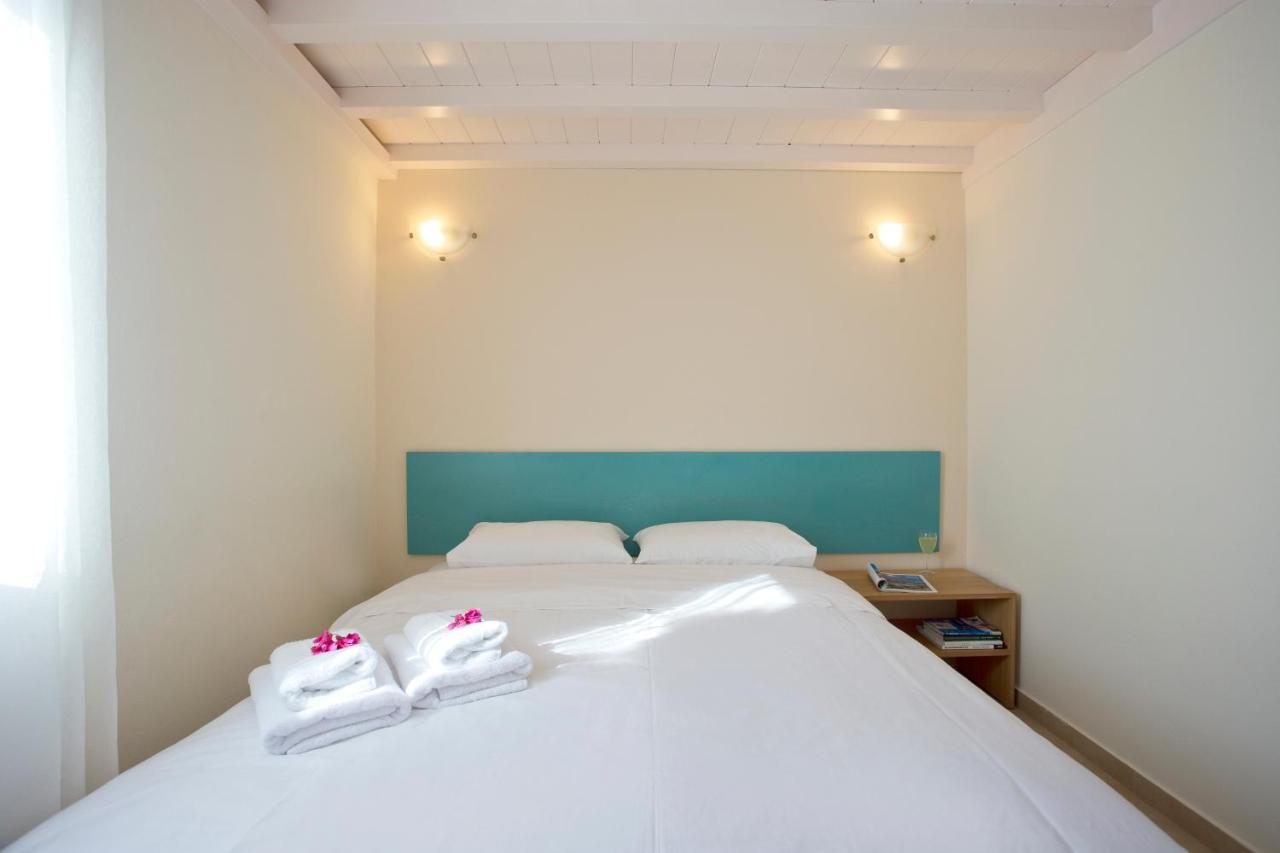 Santorini Med Homes - Sunday Apartment Meszariá Kültér fotó