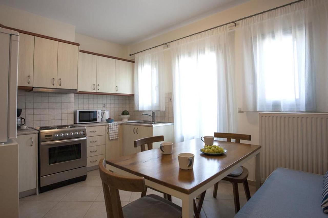 Santorini Med Homes - Sunday Apartment Meszariá Kültér fotó