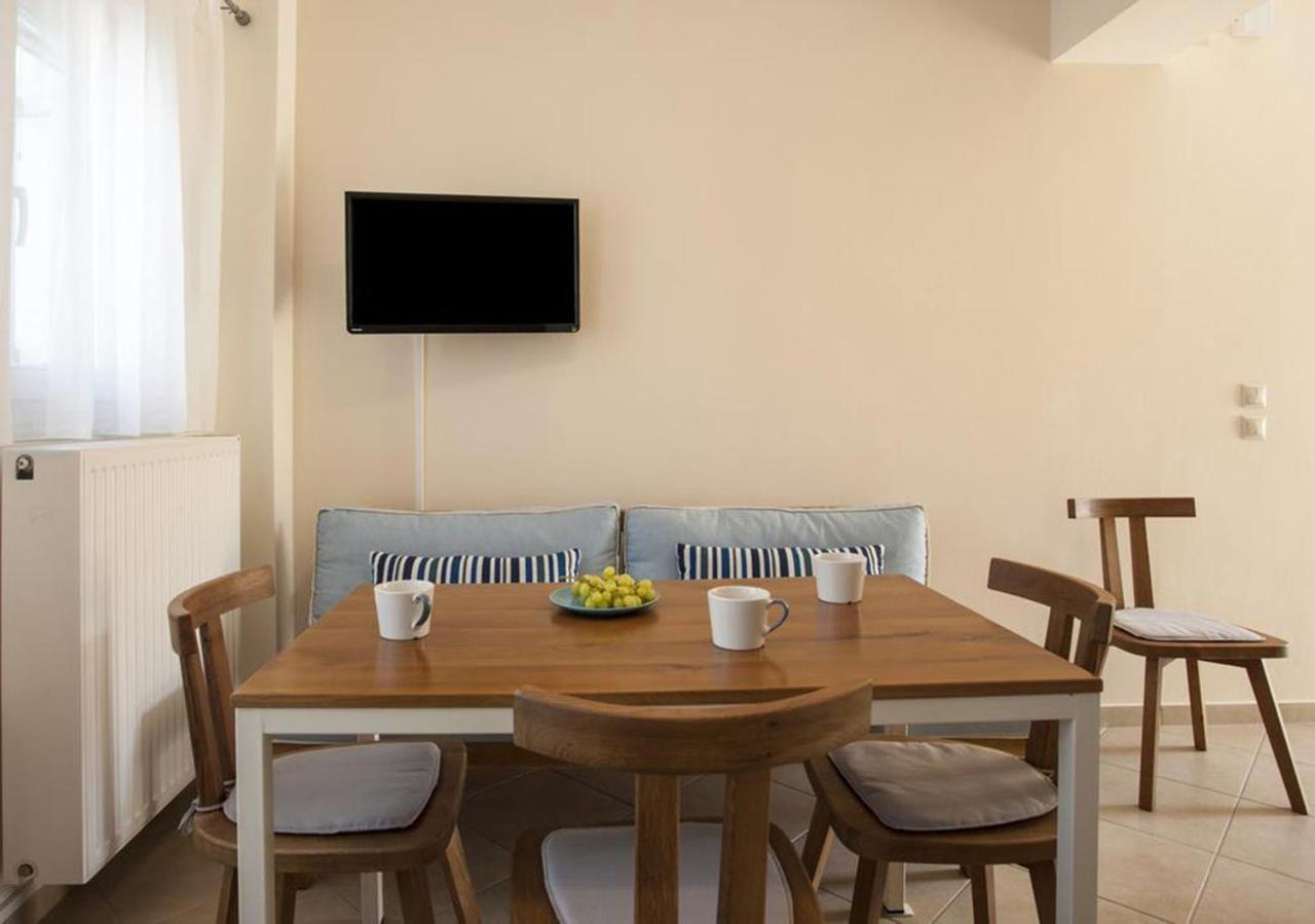 Santorini Med Homes - Sunday Apartment Meszariá Kültér fotó